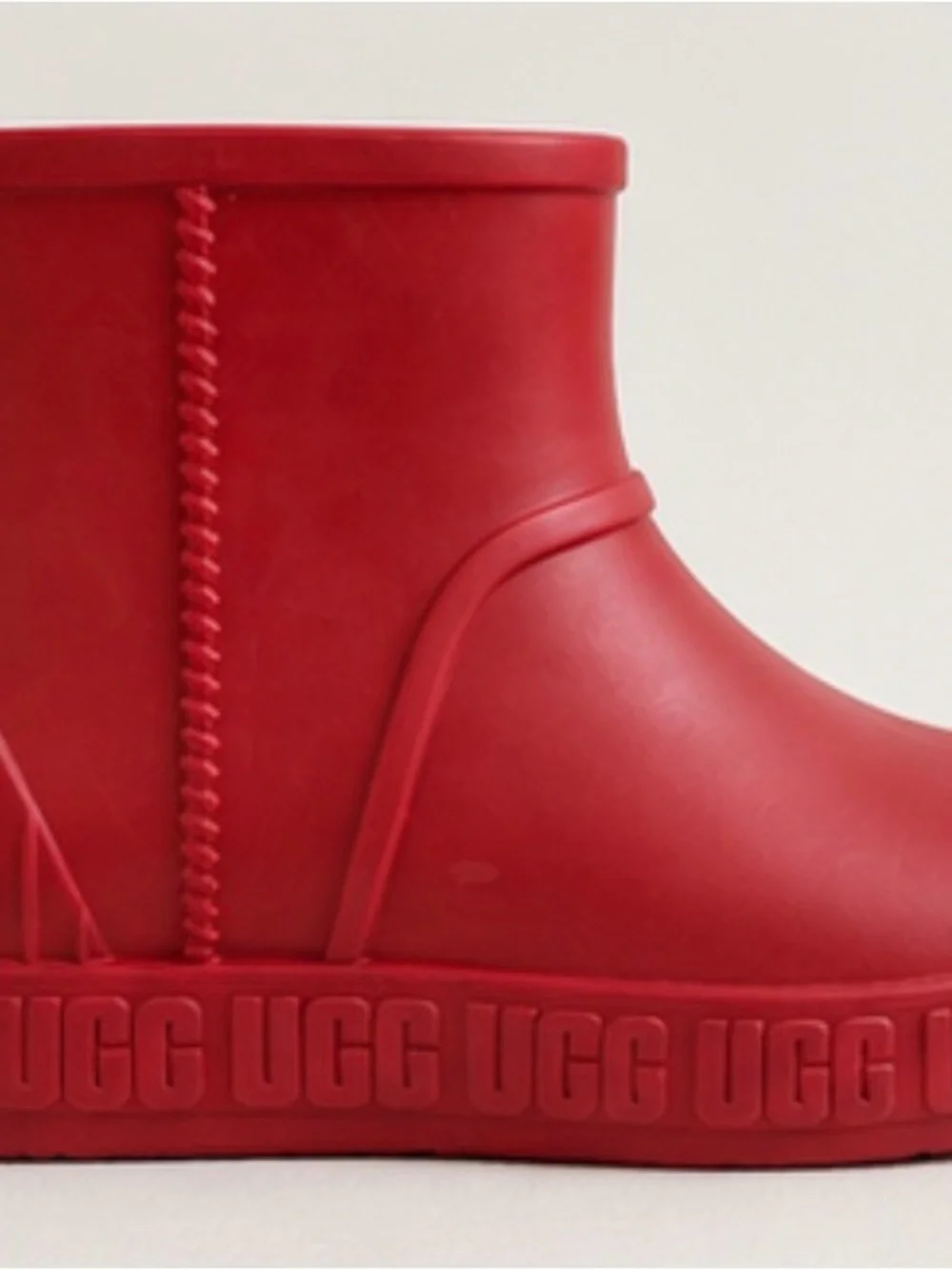 UGG short waterproof